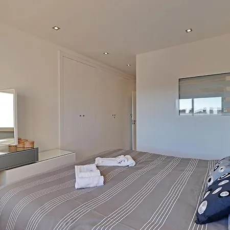 Luxury With Pool By Homing