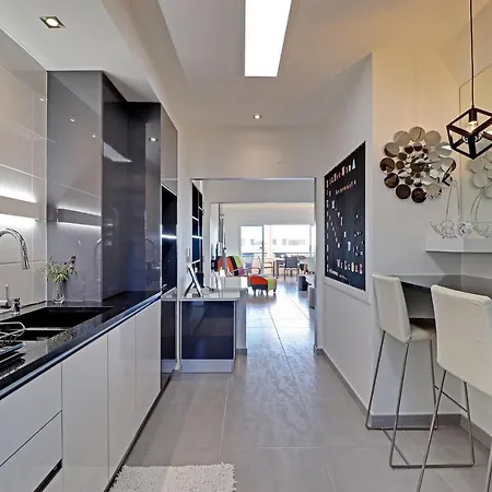 Luxury With Pool By Homing